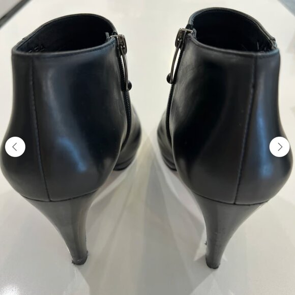 Via Spiga V-Cayden Black Calf Booties Leather, Size 5.5 - Picture 2 of 6
